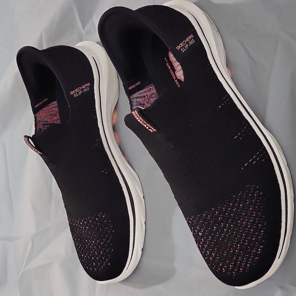 Sketchers Slip-ins Ladies Shoes Size 7.5